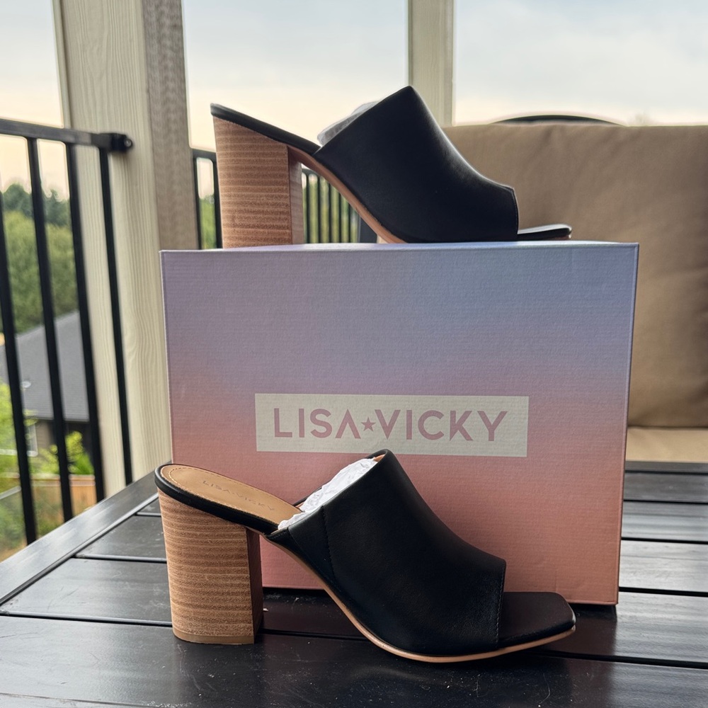 Lisa Vicky Woman’s Black Leather Block Heal Mules